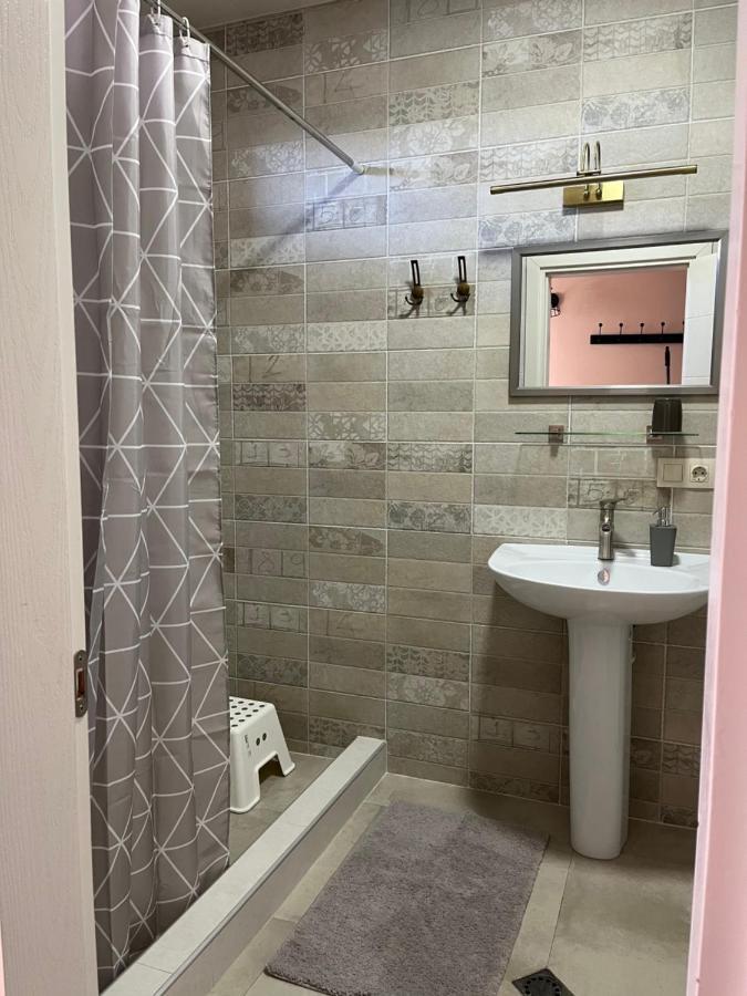 Appartamento A Cozy House For Guests Kobuleti Esterno foto